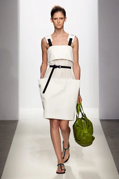 Look 19